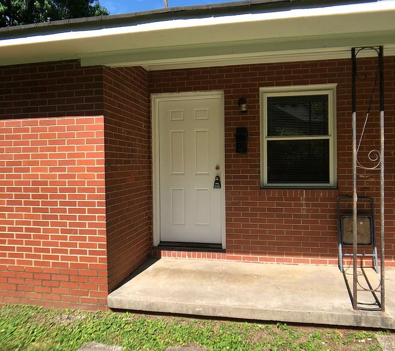 1st image of 2609A E Bessemer Ave
