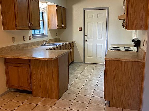 5th image of 413 Peterson Dr