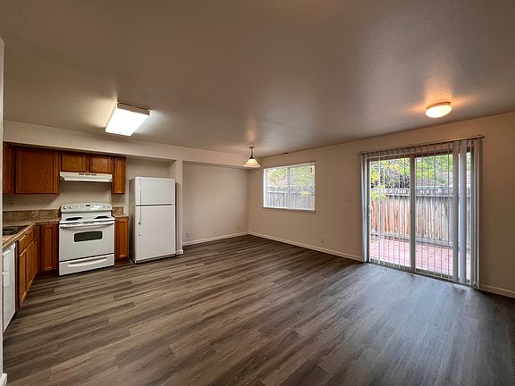 4th image of 500 Village Dr #500
