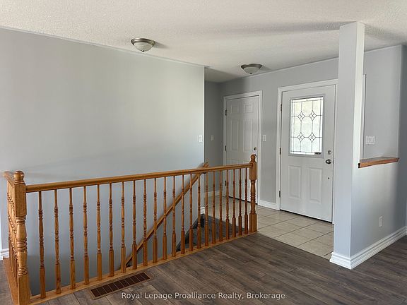 3rd image of 35 Forest Valley Dr