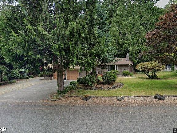 2nd image of 2245 Lakemoor Dr SW