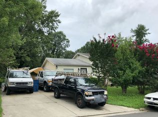 401 W Poplar Rd, Sterling, VA 20164