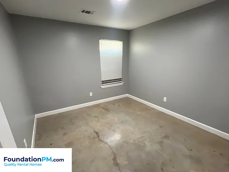 1273 Englewood St — Photo 17