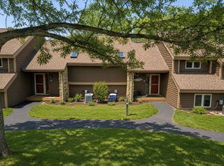 107 E Point Dr, Galena, IL 61036