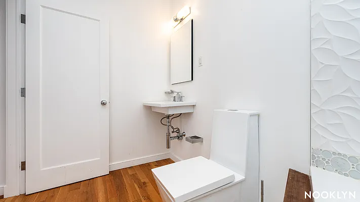 Rented by Nooklyn NYC LLC | media 29