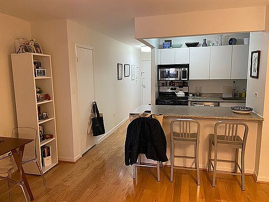 3rd image of 222 W 14th St APT 3H