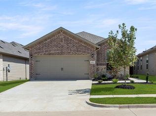 1717 Meadow Crest Dr, Aubrey, TX 76227