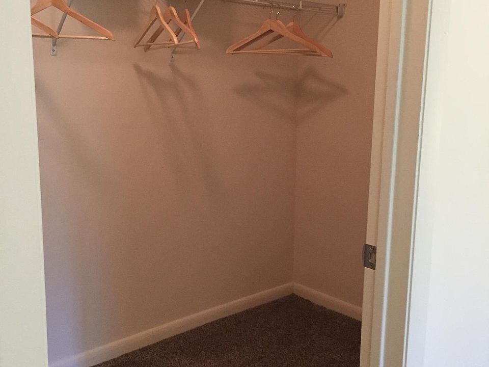 2nd image of 141 Fieldstone Dr APT 10