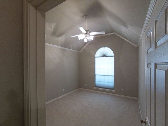 5th image of 207 S Madison Ct