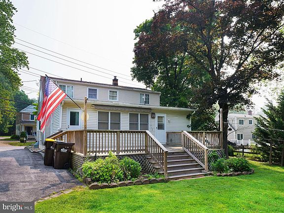5th image of 160 Sproul Rd