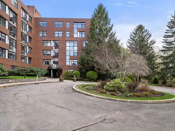 79 Florence St APT 404S, Chestnut Hill, MA 02467