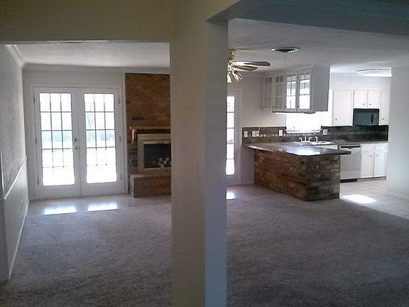 3rd image of 2503 Emerson Dr