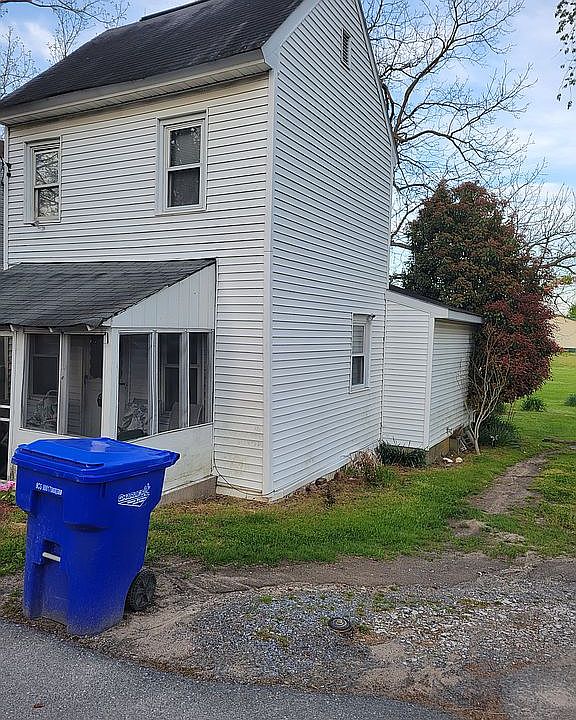 2nd image of 110 Jackson St