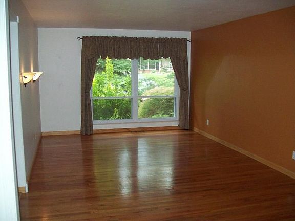 large rooms nice hardwoods!