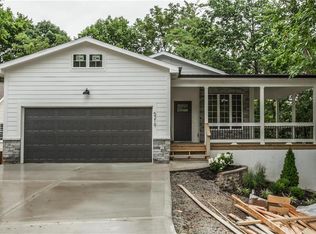 5219 Hayes St, Shawnee, KS 66203