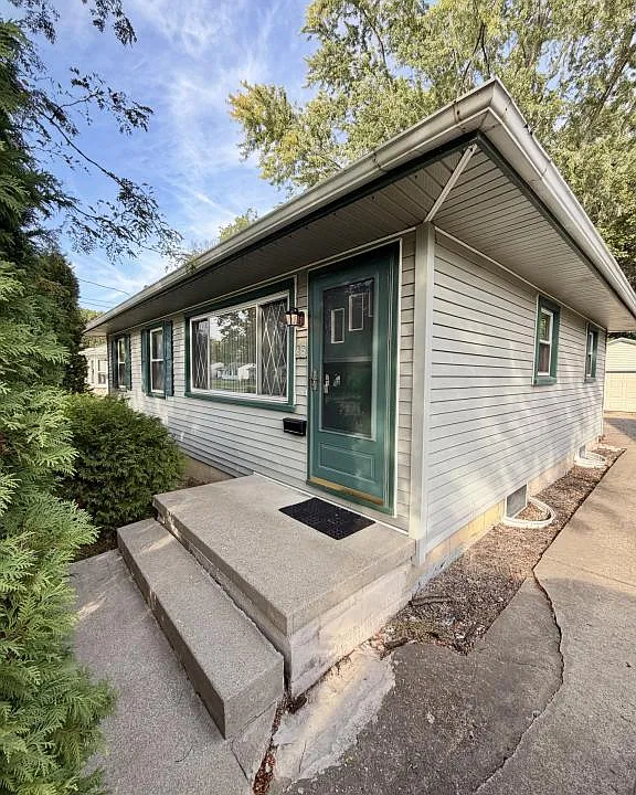 65 Kleber Ave