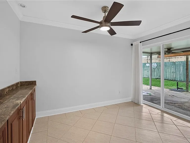 5566 Jacquelyn Ct — Photo 15