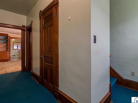 5th image of 216 Cleveland Ave W
