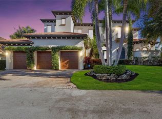 825 Tropical Cir, Sarasota, FL 34242