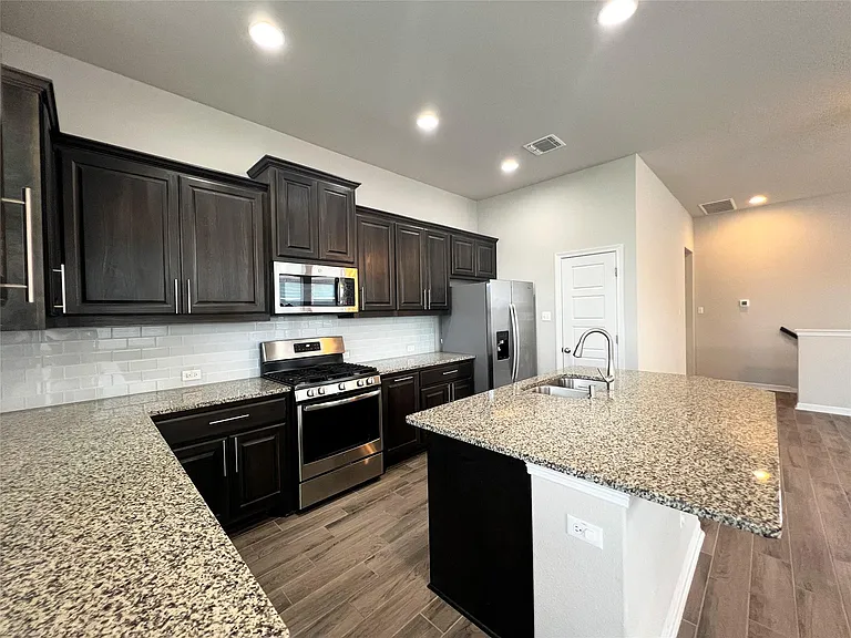 2101 Dillon Pond Ln #B — Photo 5