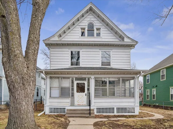 2222 Dupont Ave N, Minneapolis, MN 55411