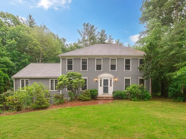 28 Valleywood Rd, Hopkinton, MA 01748