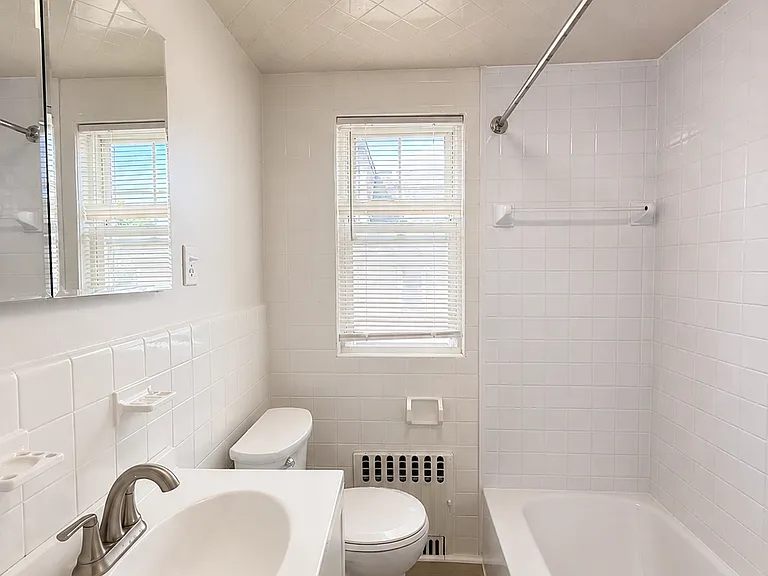 32 Quincy St #32 — Photo 13