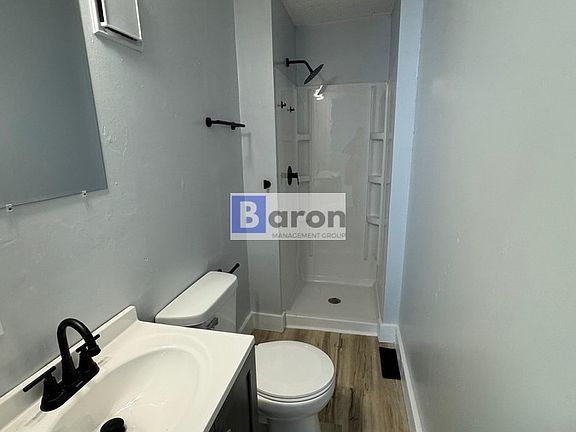 5th image of 160 N 6th St APT A