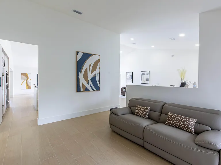 2281 Seaford Dr — Photo 12