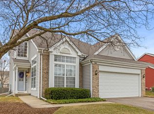 304 E Harvard Cir, South Elgin, IL 60177