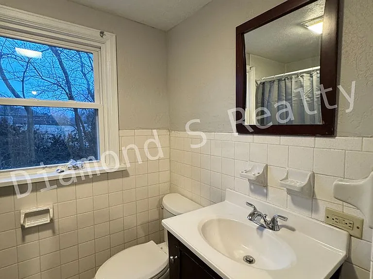 3435 S Sulgrove Ave — Photo 10