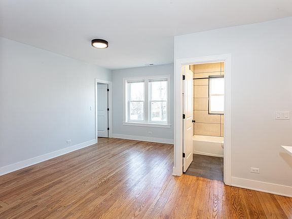 5th image of 4120 N Keeler Ave APT 2