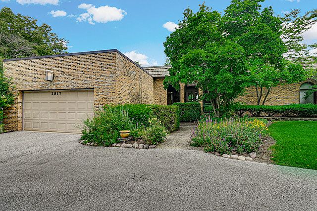 1st image of 2817 Chariot Ln