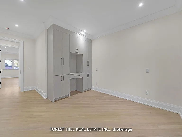 132 Lothian Ave — Photo 29
