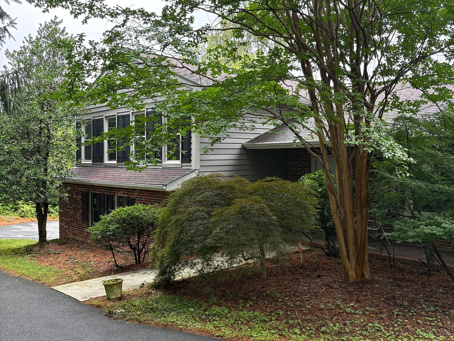 4 bed, 2.5 bath, 2256 sqft, $3,500 — Photo 3