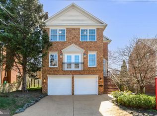 4824 26th St N, Arlington, VA 22207