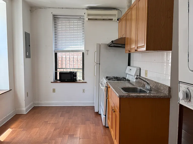 1011 Cherry St #2R — Photo 7
