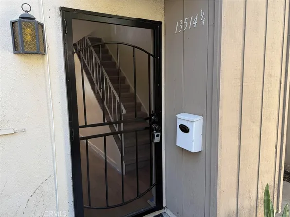13514 1/4 Village Dr, Cerritos, CA 90703