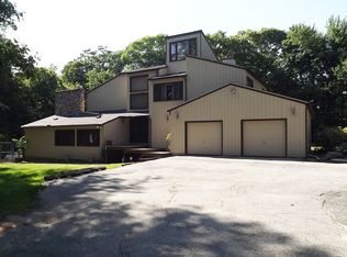 37 E Lantern Rd, Smithfield, RI 02917