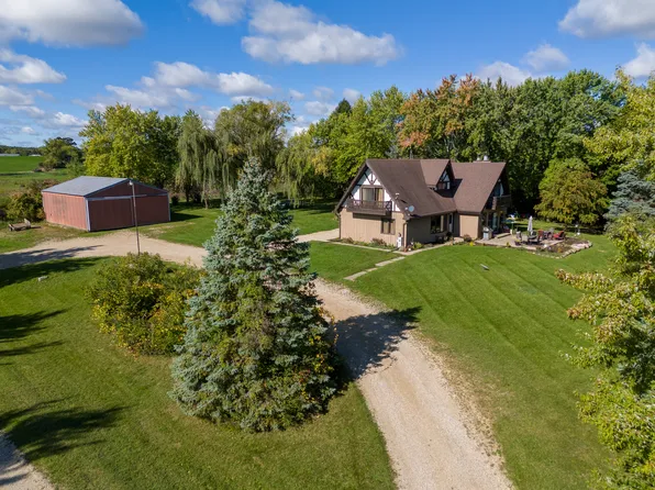 10405 Alden Rd, Harvard, IL 60033