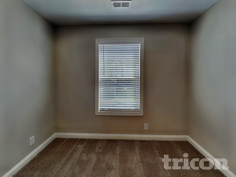 129 Bonnell Dr — Photo 12