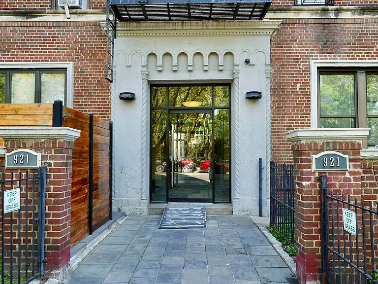 921 Washington Ave #322 — Photo 8
