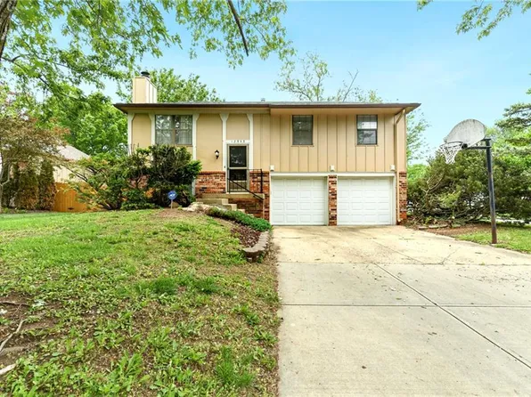 12939 S Raintree Dr, Olathe, KS 66062