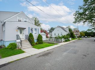 6 3rd St #1, Hawthorne, NJ 07506