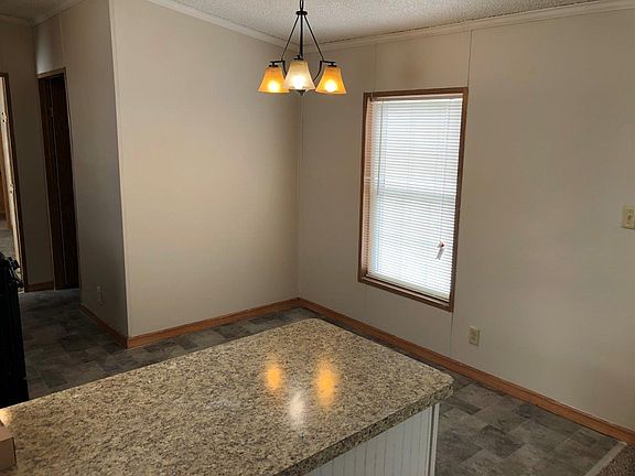 5th image of 46325 Abbey Dr