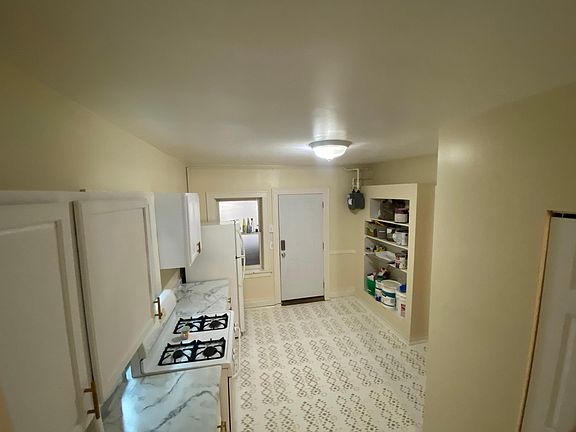 4th image of 2918 S Haynes Ct #1R