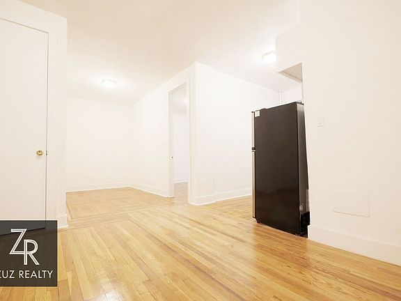 4th image of 221 Linden Blvd APT B11