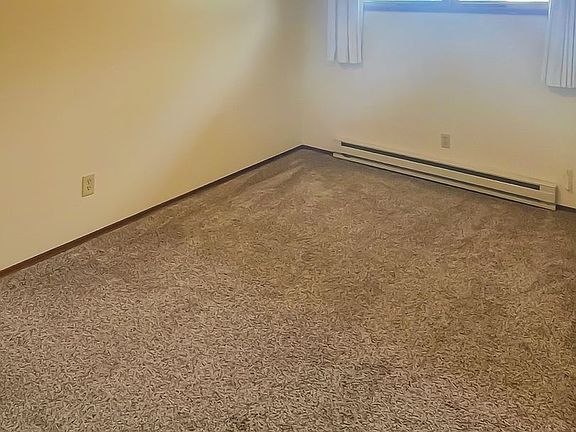 5th image of 621 3rd St APT 3