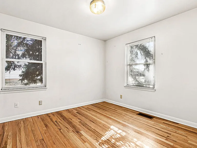 3260 S Bellaire St — Photo 12