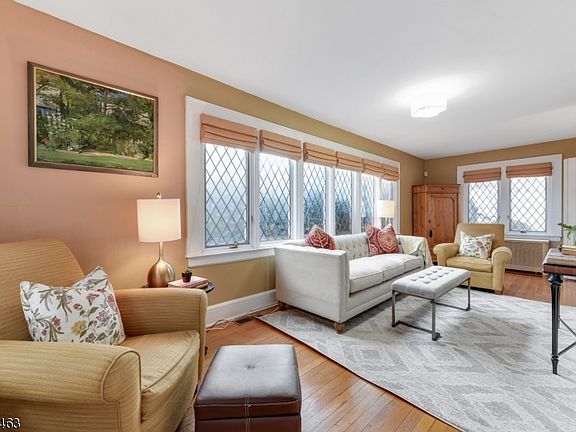 5th image of 30 Mayhew Dr